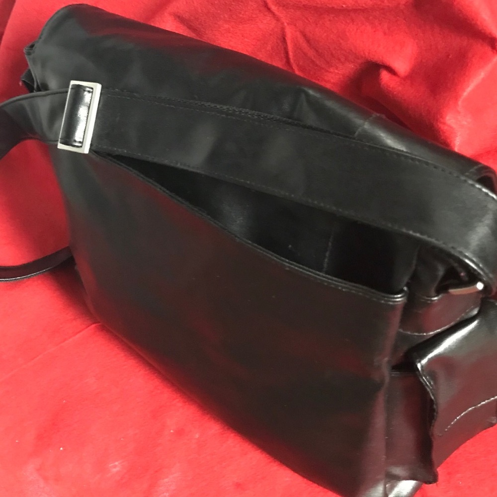 Hand Bag❣️ - Picture 3 of 3